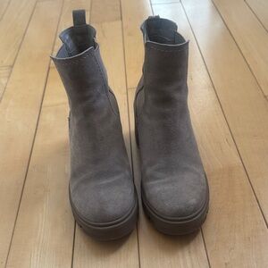 Elegant Tan Ankle Booties